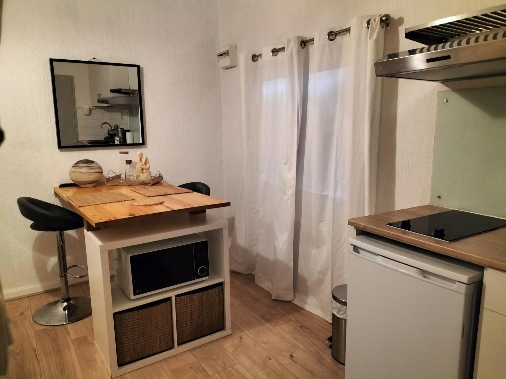 Studio Avec Parking Tout A Pied Et Calme 邦多勒 外观 照片